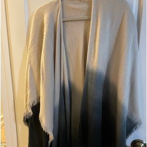 Beautiful and soft shaw/poncho. One size.